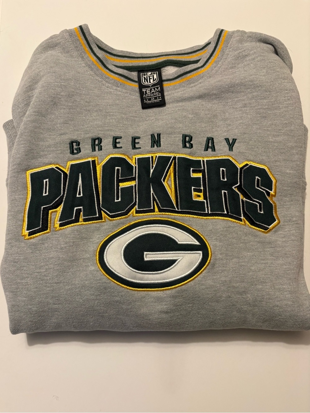 NFL Team Apparel Green Bay Packers Crewneck Women’s Sweatshirt Embroidered Logo